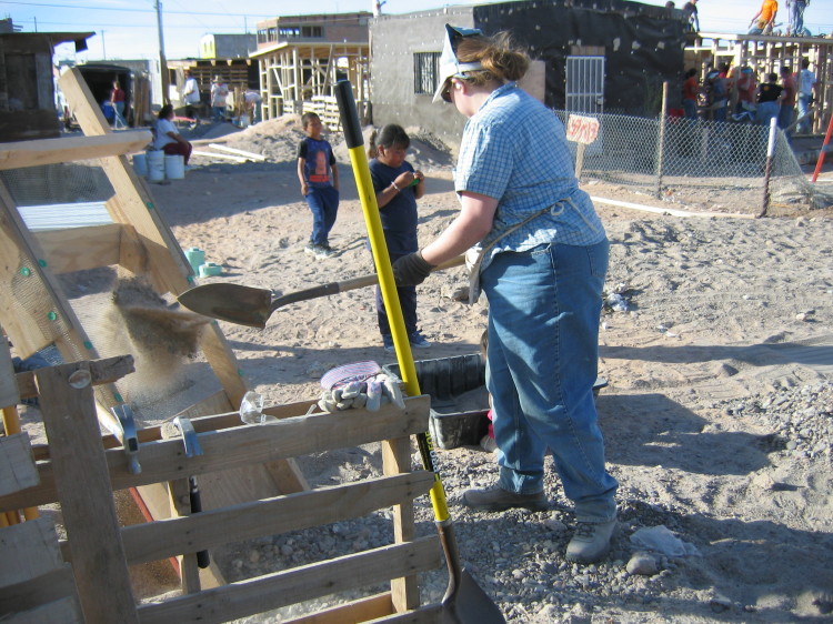 Image 106 of 168
gilia sifts sand